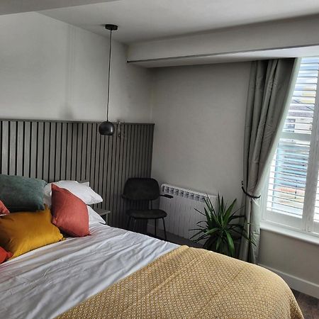 Sgwar Hotel Менай Бридж Екстериор снимка